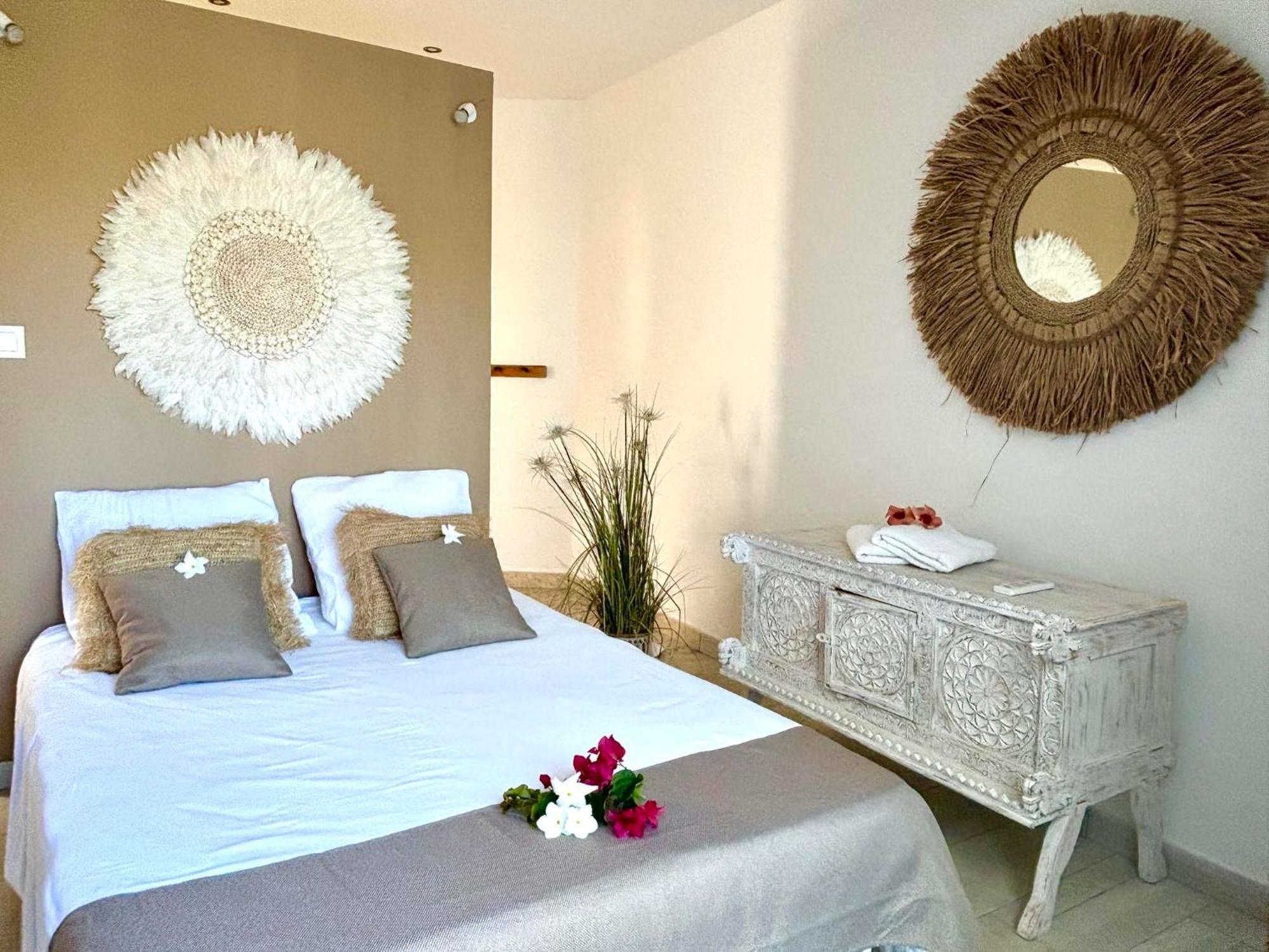Lestipecheur Fr Villa Grise Avec Piscine Bord De Mer Saint Pierre Εξωτερικό φωτογραφία